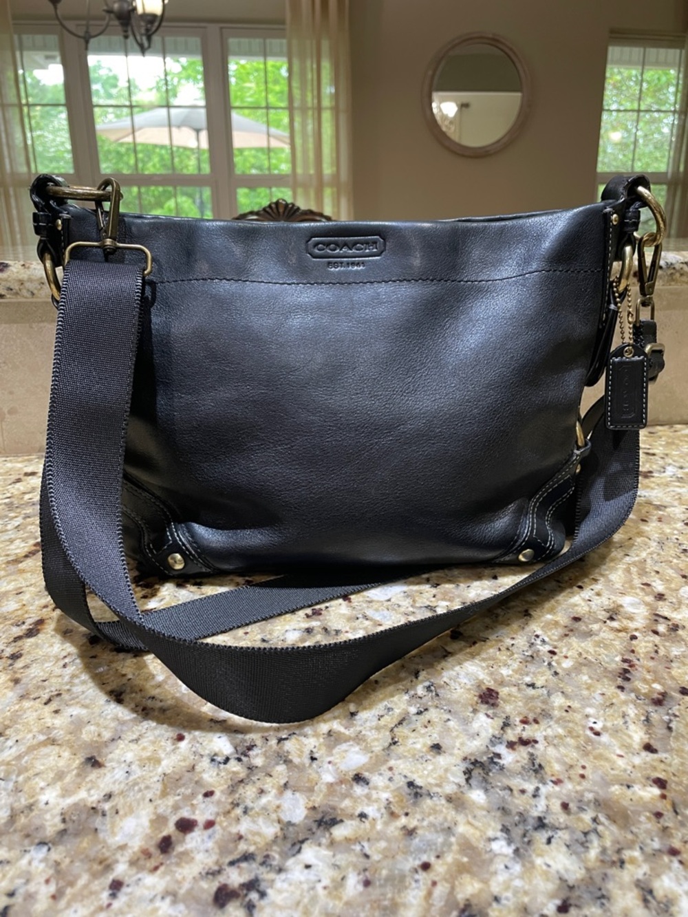 🌺COACH Black Leather Shoulder Bag with Wide Strap